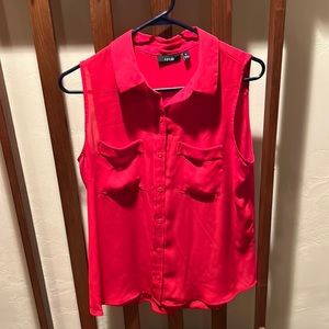 Women’s sleeveless dress shirt